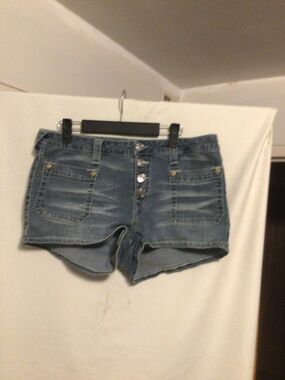 True Religion Mid Rise denim shorts SZ 32 New Other